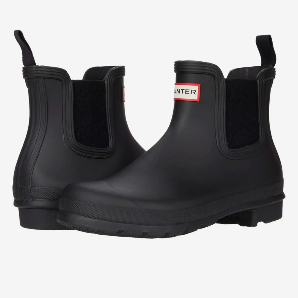 HUNTER Black Matte Women’s Original Chelsea Rainboots, size 7